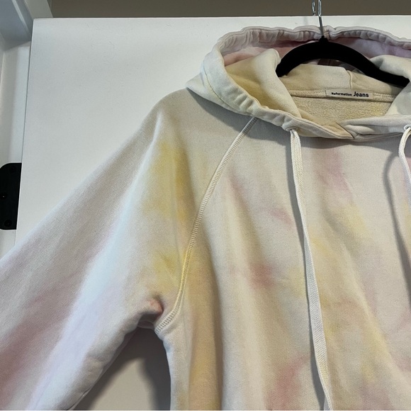 Reformation | Pullover Hoodie - Picture 2 of 14